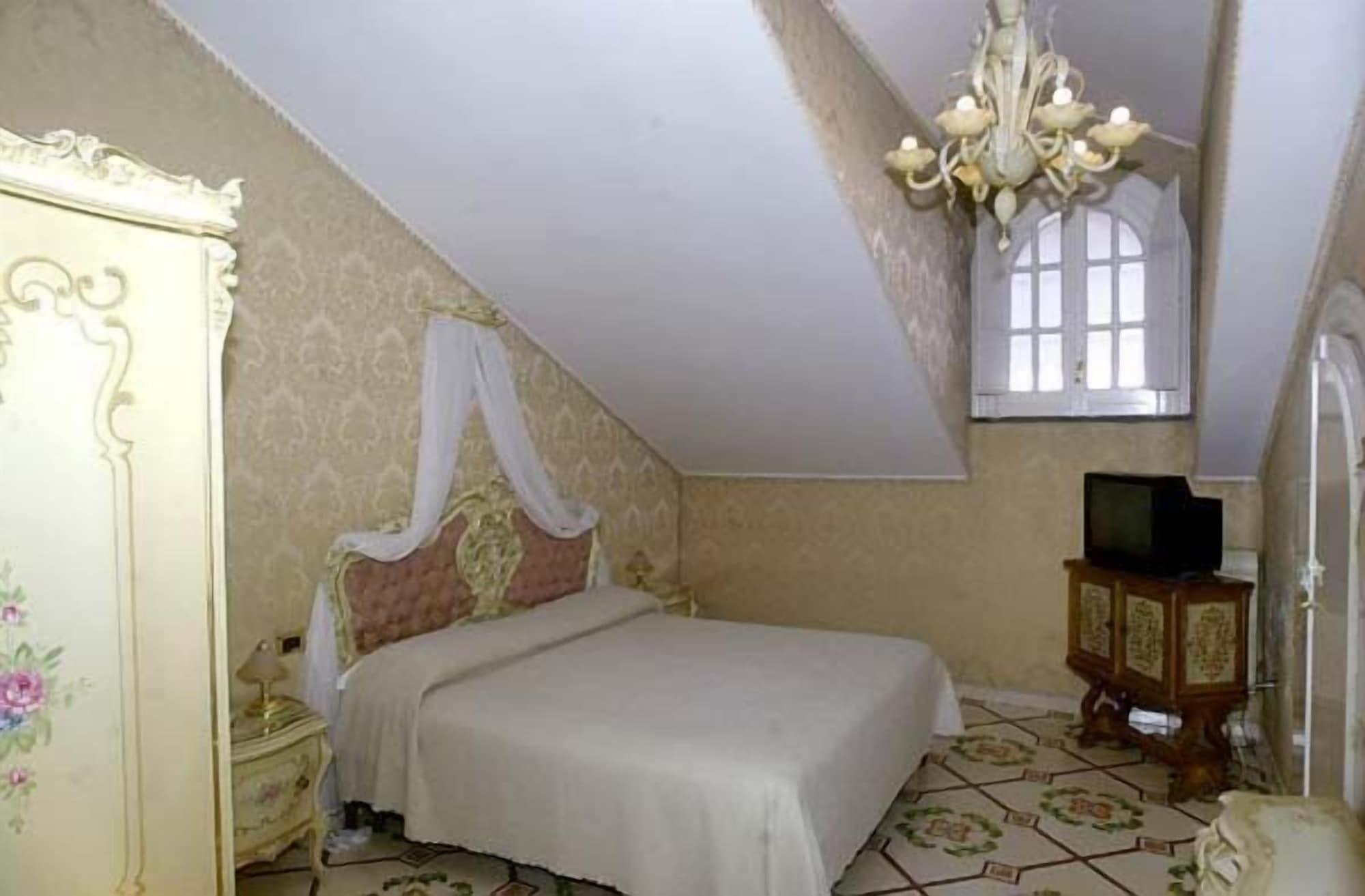 Hotel Grand La Sonrisa SantʼAntonio Abate